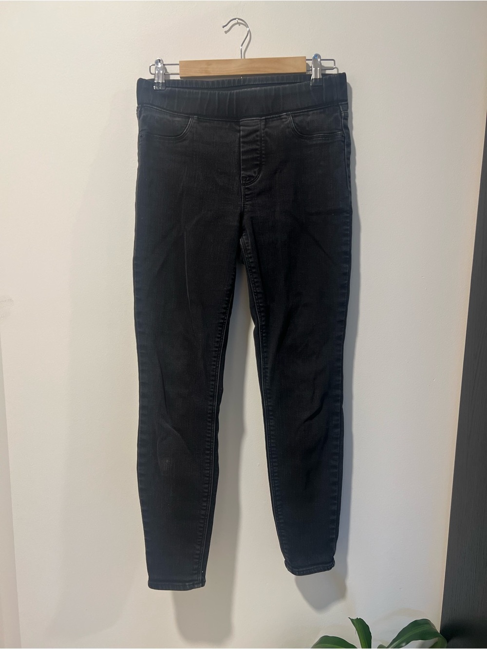 Old Navy Black Women’s Skinny Jeggings